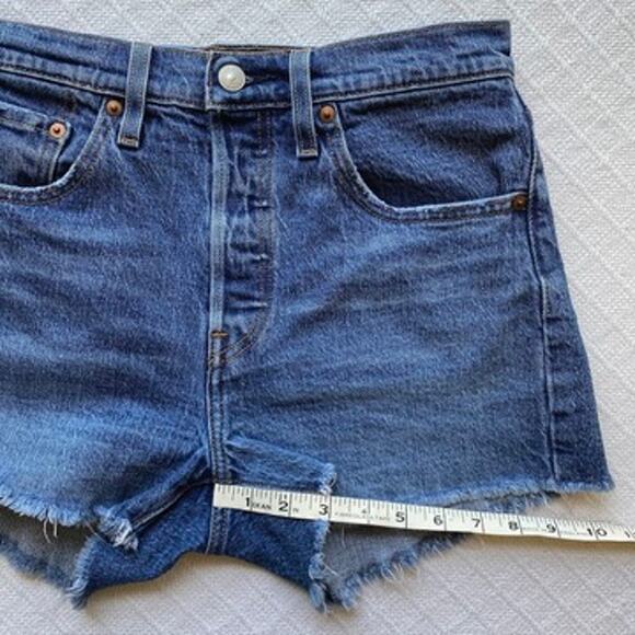 Levi's Women's 501 Cut Off Jean Shorts High Rise Button Fly Blue Denim Size 27 - Picture 6 of 11